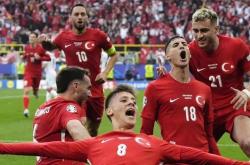 华体会-NBA总决赛国际比赛日再迎强敌，拜仁慕尼黑再遭质疑，主帅态度——压力陡增，年轻球员得到机会的简单介绍-华体会