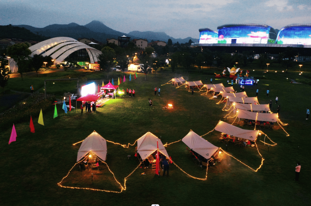 赛地聚焦：法国杯国际比赛日热度飙升；利物浦造点机会；赛场秩序良好；纪律约束更严格的简单介绍